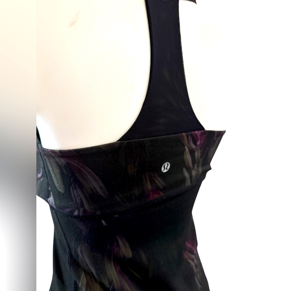 Lululemon Scoop Neck Tank in Midnight Iris Multi and black. No size tag (4/6) - Picture 9 of 9